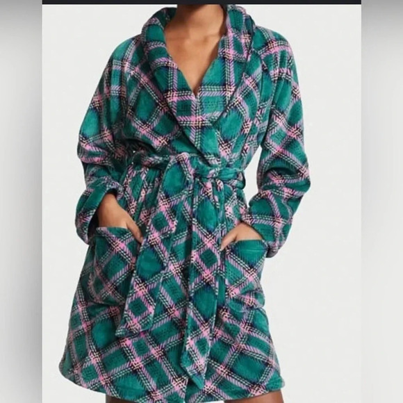 Victoria’s Secret plush robe. Size XL - Picture 4 of 4